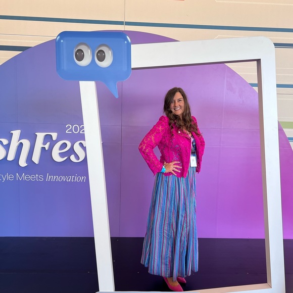 I’m Live Coach Show Mondays 4pm Bags & More Shareshow Thurs & Tues 530 pm CST - Picture 6 of 11